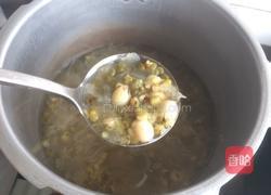 绿豆银耳莲子羹的做法图解6