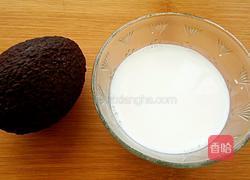 牛油果奶昔的做法图解1