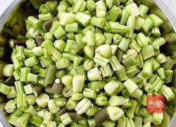 猪肉豆角丁打卤面的做法图解1