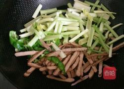 芹菜炒香干的做法图解2