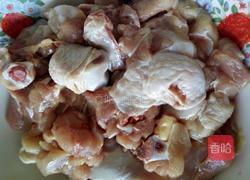 土豆炖鸡腿的做法图解1