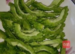 蜜汁苦瓜的做法图解1