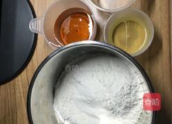 广式月饼的做法图解1