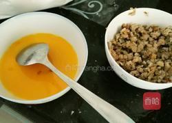 电饼铛鸡蛋肉末肠粉的做法图解2