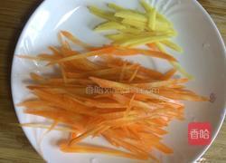 鲫鱼菌菇汤的做法图解3