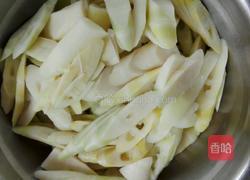 竹笋炒肉的做法图解1