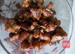 糖醋肉段的做法图解2