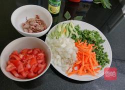 鸡腿杂蔬拌面的做法图解2