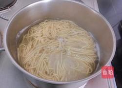 鸡腿杂蔬拌面的做法图解4