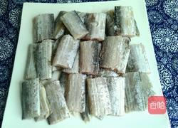 炸带鱼的做法图解1