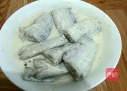 炸带鱼的做法图解8