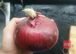 洋葱炒肉的做法图解2