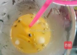 柠檬百香果汁的做法图解3