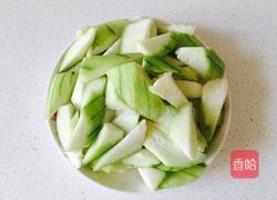 丝瓜肉片汤的做法图解2