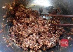 猪肉圆白菜馅饺子的做法图解3