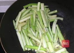 丝瓜炒茶撒的做法图解5