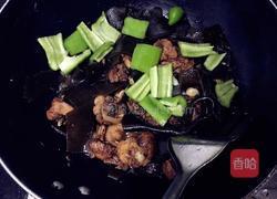 海带焖鸡块的做法图解7