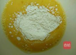 鸡蛋饼卷火腿的做法图解2