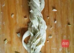 手撕葱油饼的做法图解7