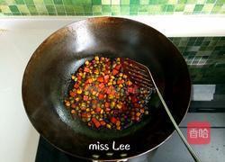 杂蔬肉丁酱油炒饭的做法图解4