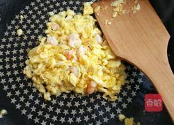 鸡蛋虾仁火腿炒饭的做法图解6