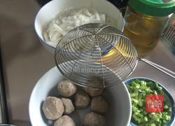 牛肉丸粿条汤的做法图解1