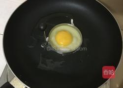 煎鸡蛋的做法图解2