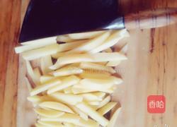 炸土豆的做法图解1