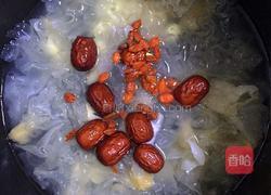 银耳莲子羹的做法图解4