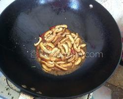 炒什么菜需要淀粉勾芡 MjUwX2MxXzA