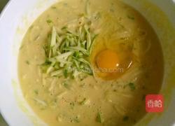 西葫玉米饼的做法图解3