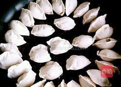 锅贴饺的做法图解2
