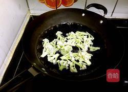 凉拌菜花木耳的做法图解3