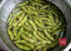 卤毛豆的做法图解1