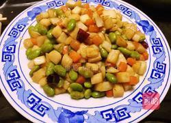 茭白炒毛豆的做法图解1