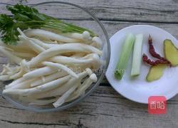 海鲜菇鱼头汤的做法图解2