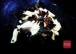 黑木耳炒腐竹的做法图解4