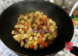 土豆腊肉焖饭的做法图解8
