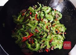 苦瓜炒牛肉的做法图解9