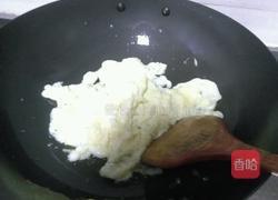 鸡蛋炒米饭的做法图解3