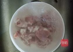 排骨莲藕汤的做法图解1