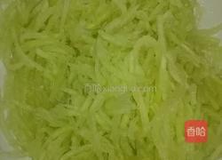 凉拌西瓜皮的做法图解1