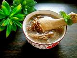 茶树菇鸡腿汤
