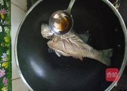 红烧鲈鱼的做法图解4