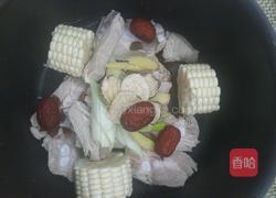 紫菜玉米排骨汤的做法图解4