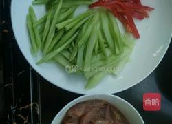 小炒黄牛肉的做法图解1