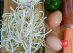 绿豆芽蛋炒饭的做法图解1