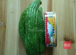 凉瓜炒鱼罐头的做法图解1