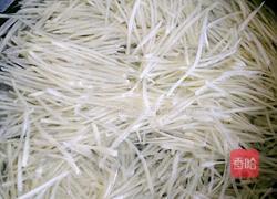 土豆丝拌香菜的做法图解2
