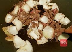 三椒菜花芹菜炒牛肉的做法图解3